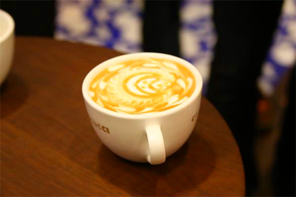 CAFFE PASCUCCI 演绎百年经典 意式传统手工拉花出神入化 2