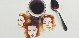 打翻的咖啡也能玩成艺术 意大利美女艺术家用咖啡渍作画走红网络