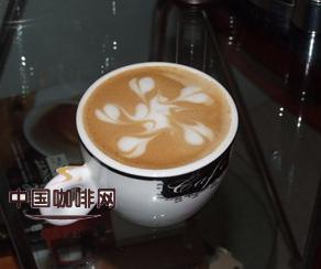 摩卡壶和意式咖啡机萃取出的精华一样